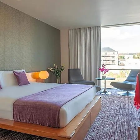 D Hotel 4*