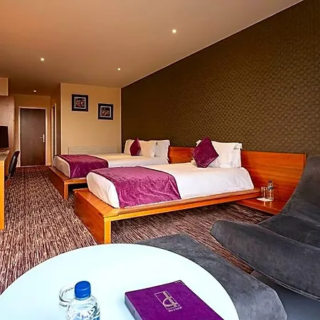 D Hotel 4*