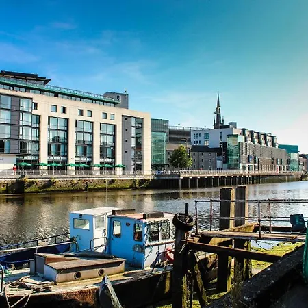 D Ξενοδοχείο