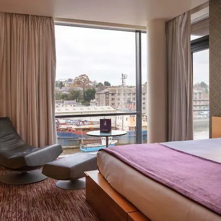 D Hotel