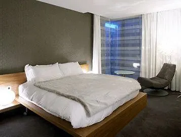 D Hotel 4*